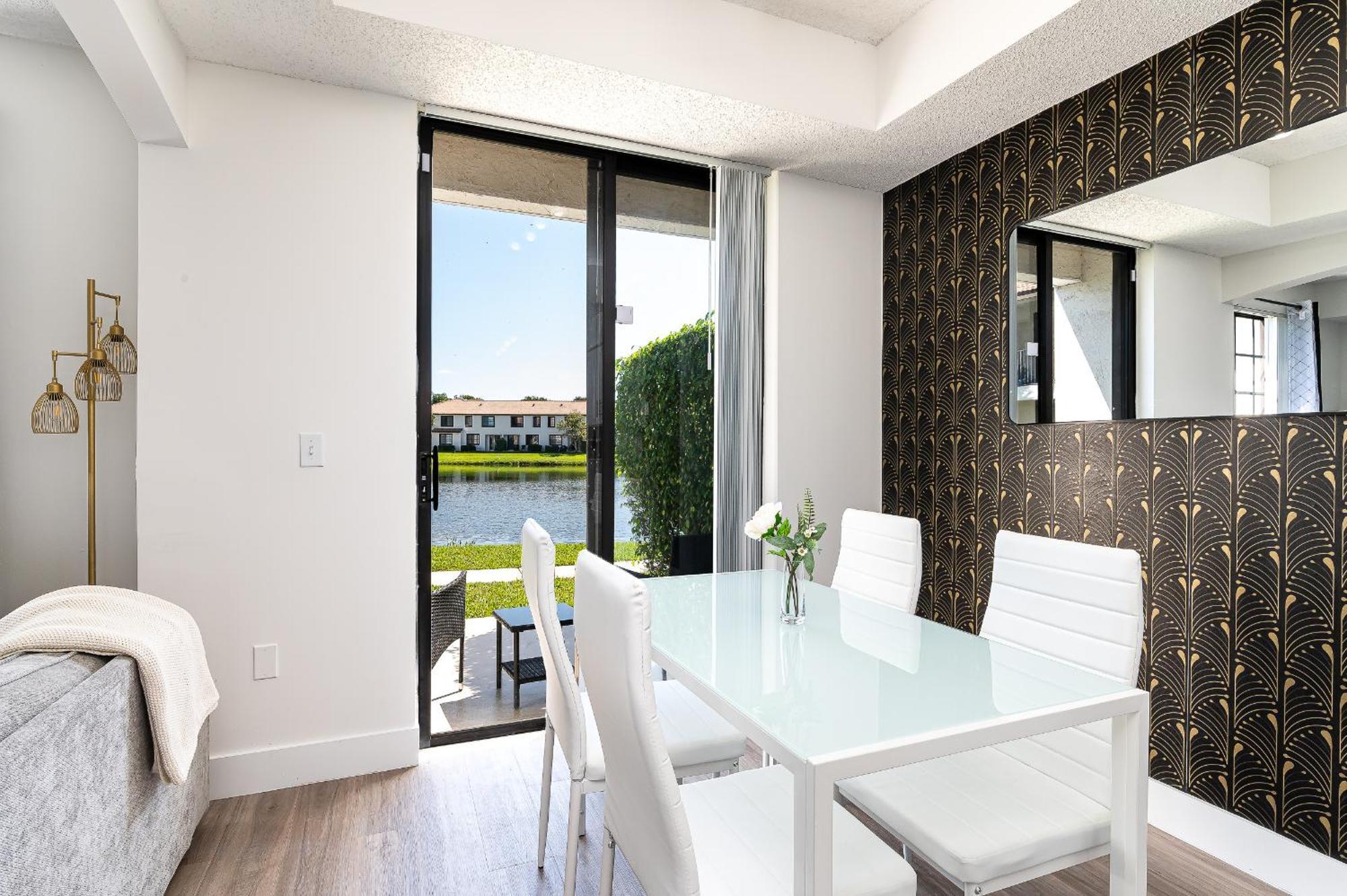 Newly Renovated Townhome With King Bed Делрей-Бич Экстерьер фото